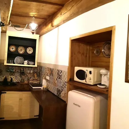 Crown Of Karolina Brașov