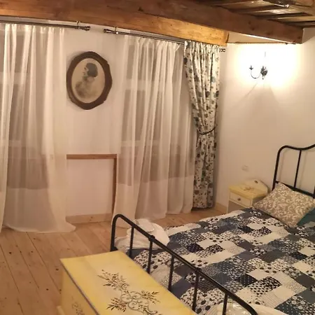 Crown Of Karolina Brașov